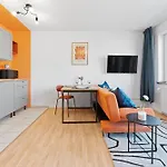 Zentrale Vollmoeblierte&moderne Nahe Btu, Parkplatz Auf Anfrage * קוטבוס