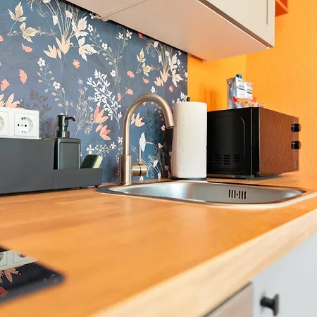 Zentrale Vollmoeblierte&moderne Nahe Btu, Parkplatz Auf Anfrage Appartement