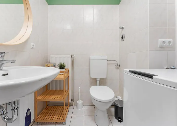 Zentrale Vollmoeblierte&moderne Nahe Btu, Parkplatz Auf Anfrage *