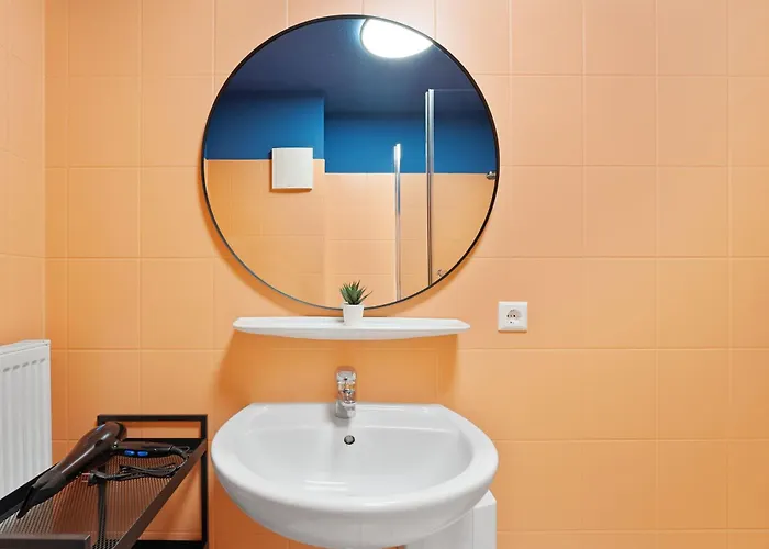 Zentrale Vollmoeblierte&moderne Nahe Btu, Parkplatz Auf Anfrage *