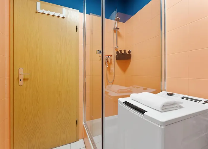 Zentrale Vollmoeblierte&moderne Nahe Btu, Parkplatz Auf Anfrage